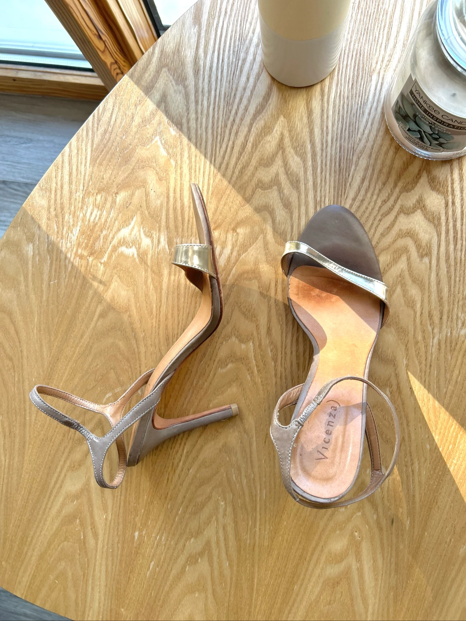 Sandales à talons en cuir taupe et doré Pointure 40 Vicenza  – photo 2